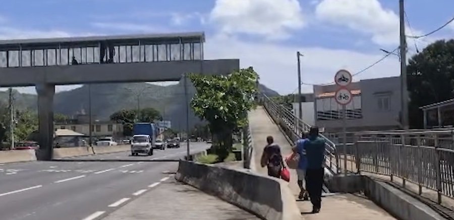 Roche-Bois: La passerelle piétonne de nouveau en service
