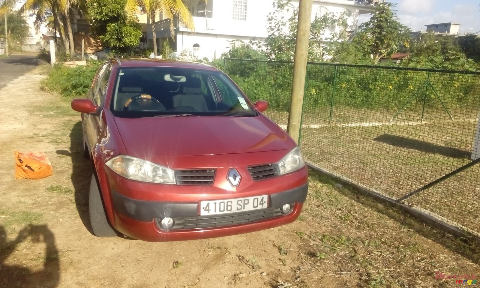 2004' Renault Megane photo #1