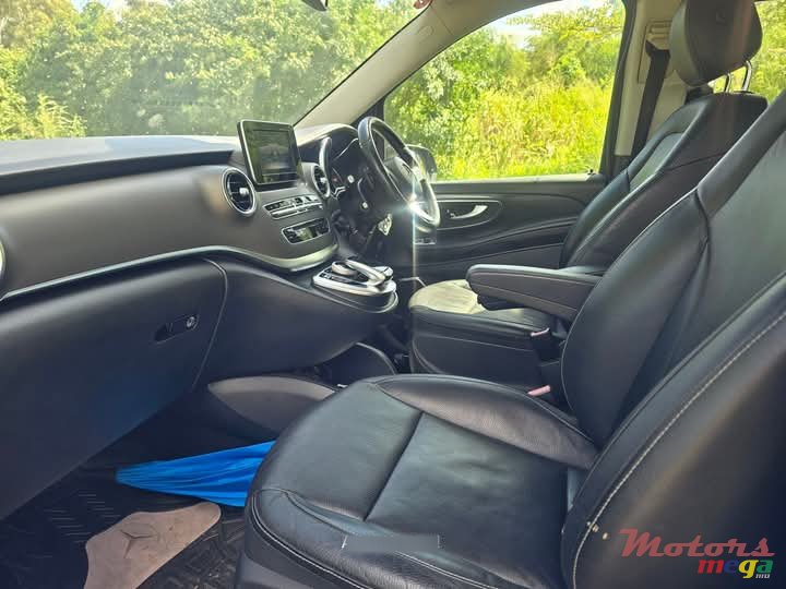 2017' Mercedes-Benz V 220 photo #4