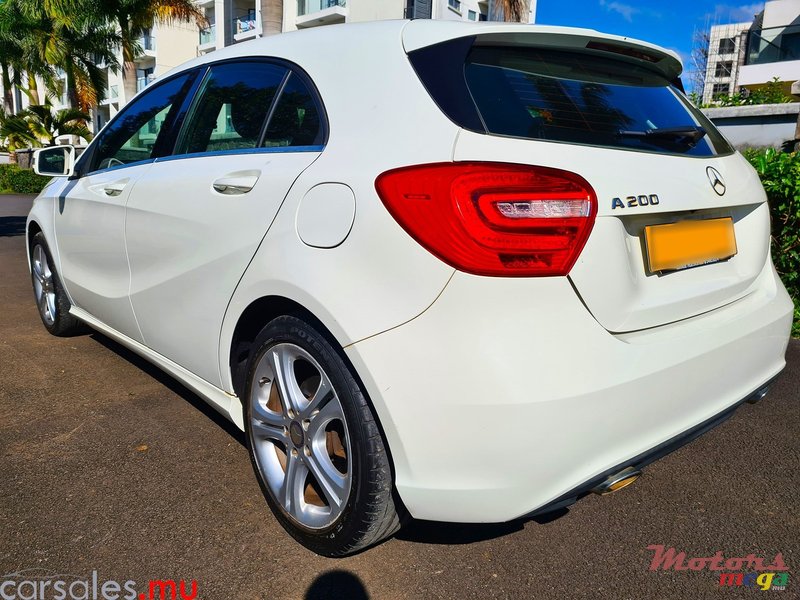 2014' Mercedes-Benz A 200 Urban Line photo #3