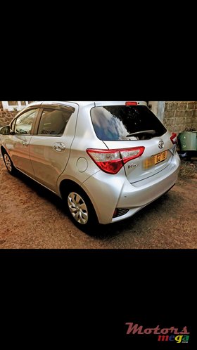 2018' Toyota Vitz photo #5