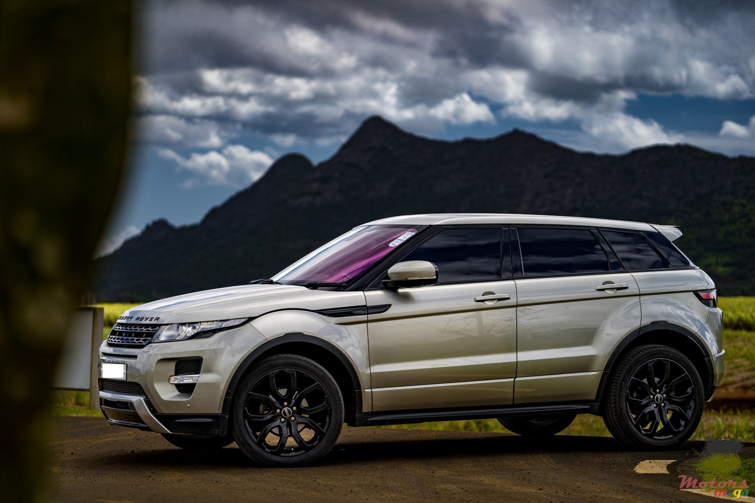 2012' Land Rover Range Rover Evoque photo #3