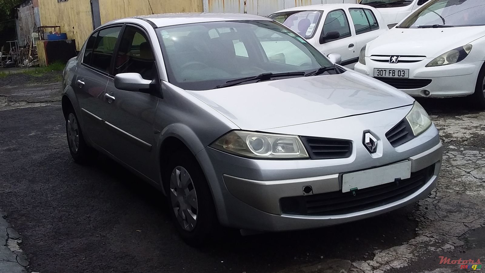 2007' Renault Megane photo #3