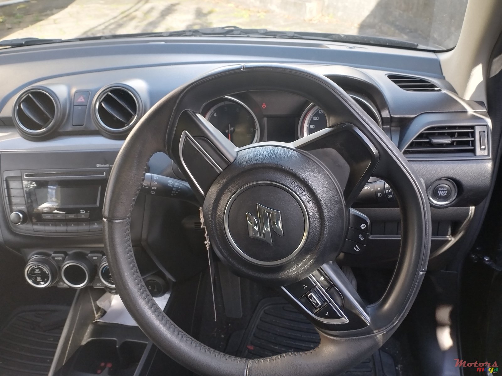 2020' Suzuki Swift photo #1