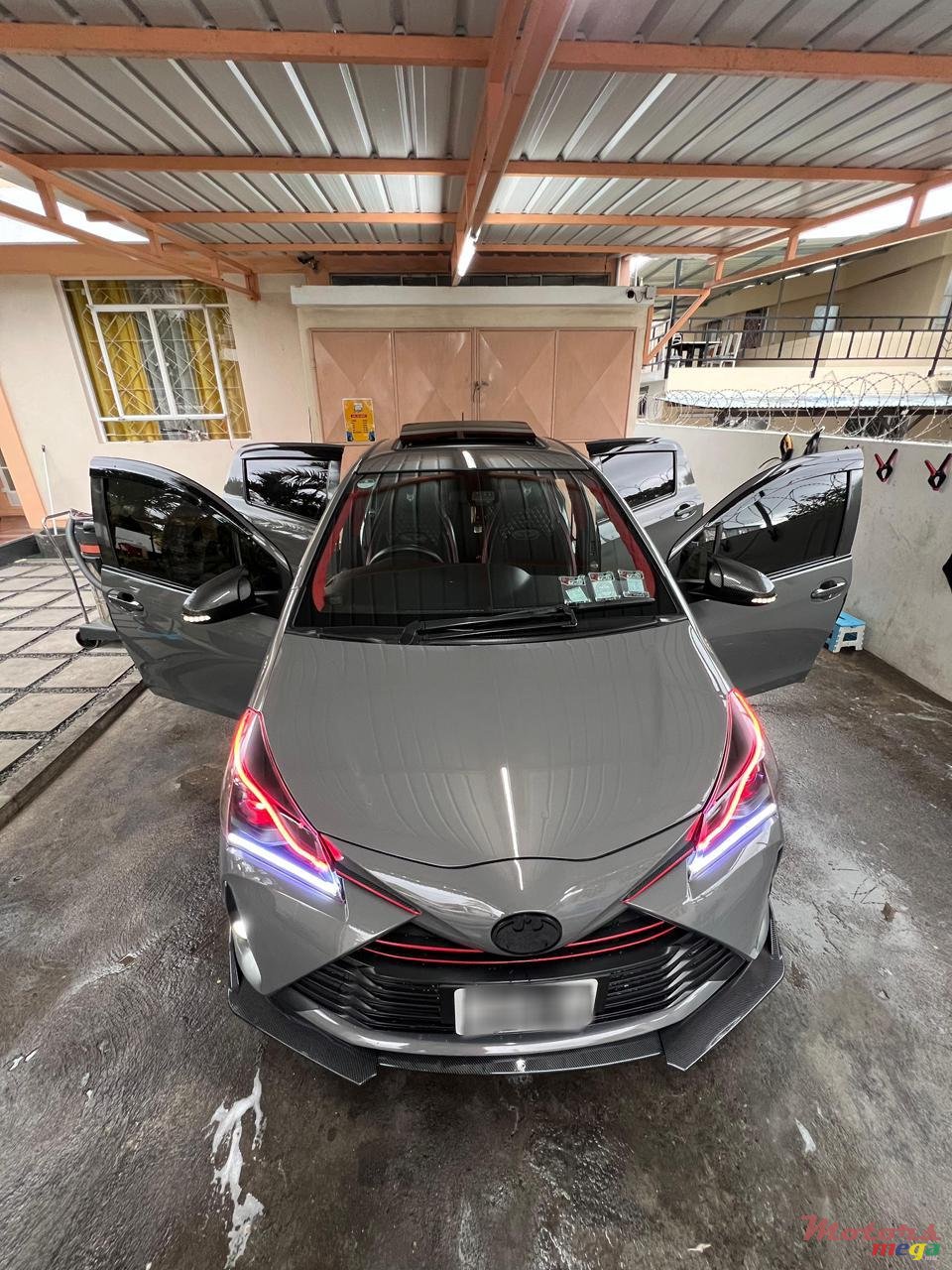 2017' Toyota Vitz photo #2