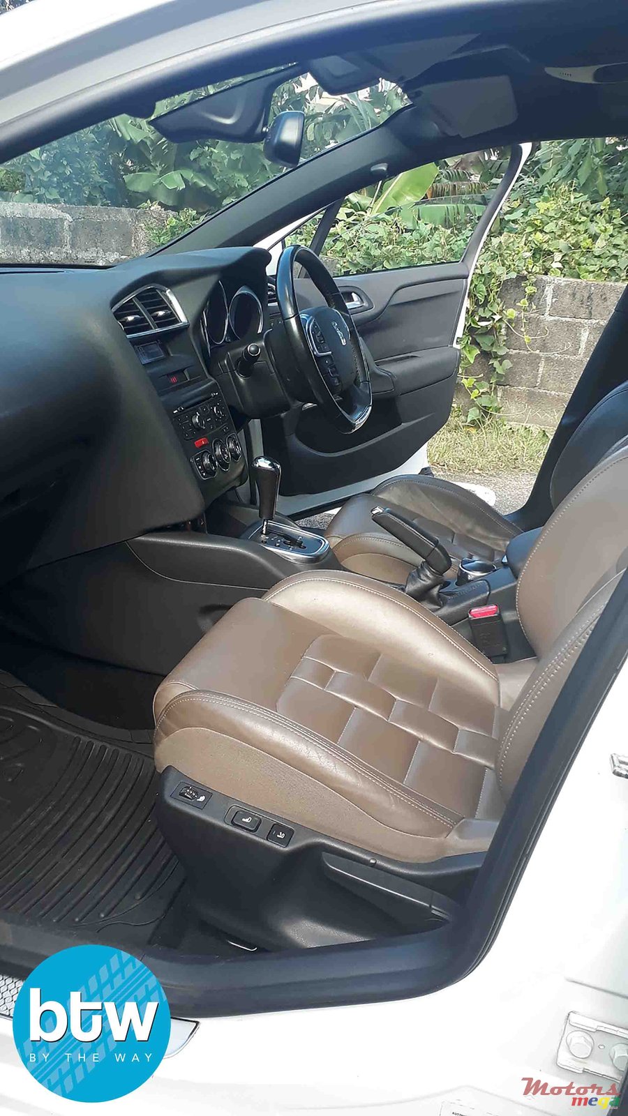 2012' Citroen DS 4 Automatic photo #4