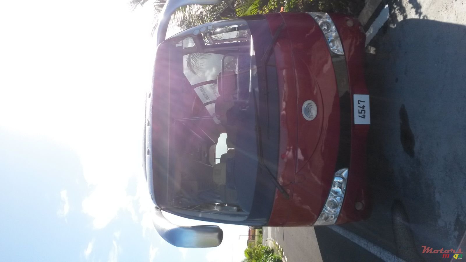 2007' YUTONG Luxury bus with Air con photo #1