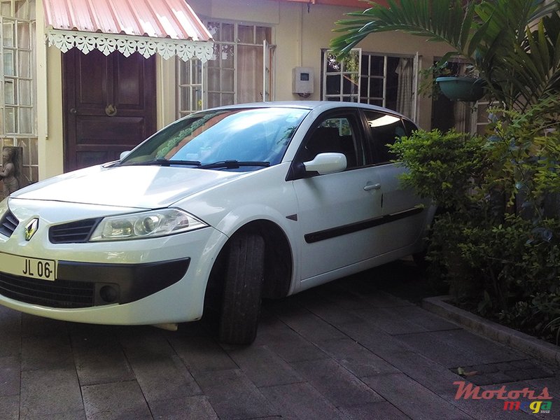 2006' Renault Megane photo #2