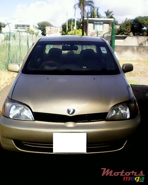 2001' Toyota platz, photo #1