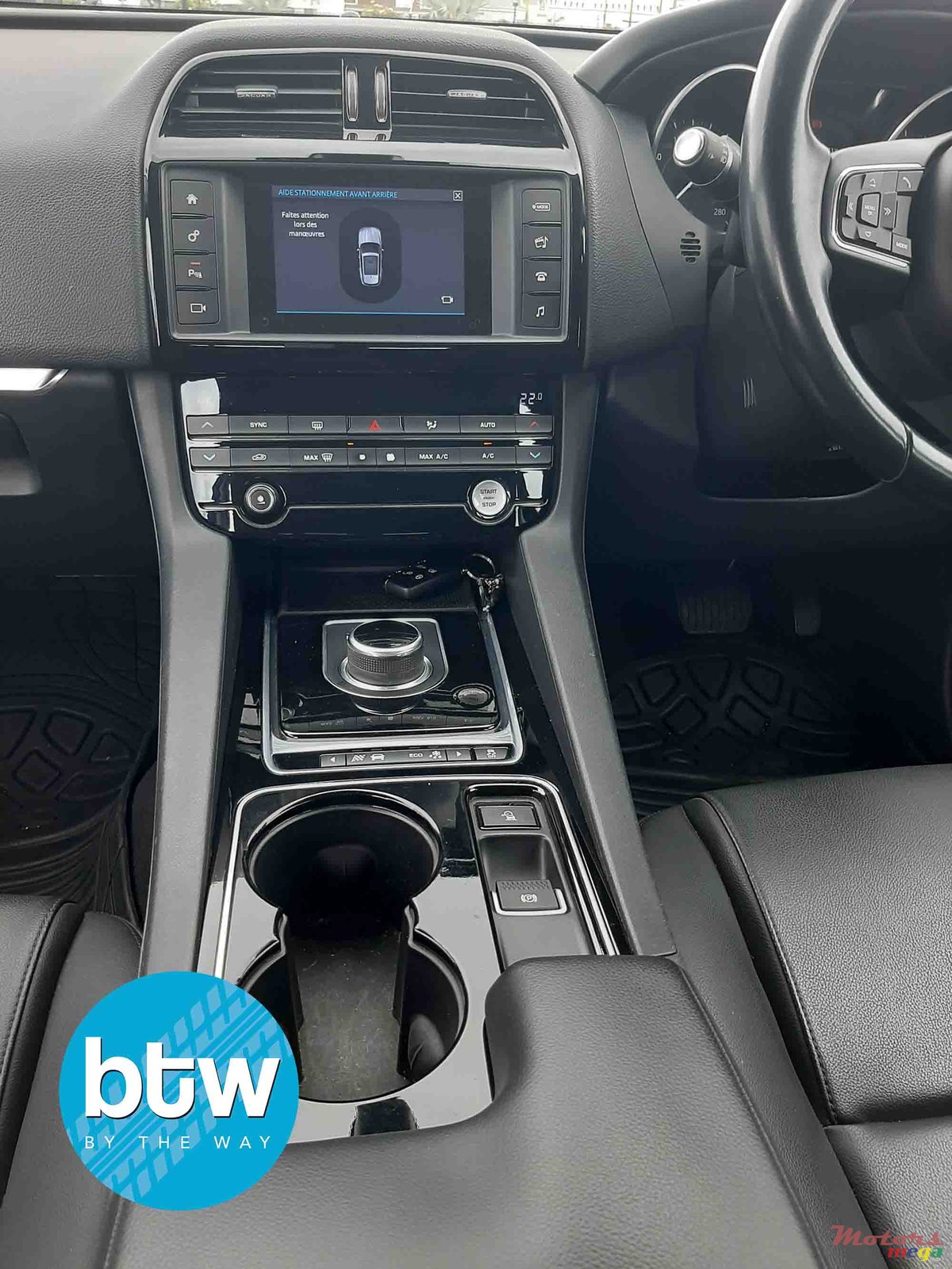 2017' Jaguar F-Type photo #6