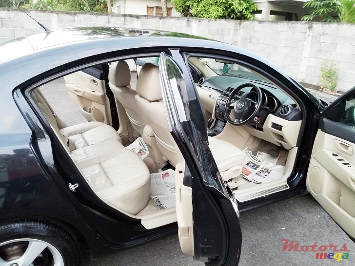 2004' Mazda 3 AUTOMATIC LUX VERSION photo #4