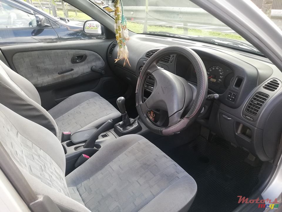 1999' Mitsubishi Lancer photo #2