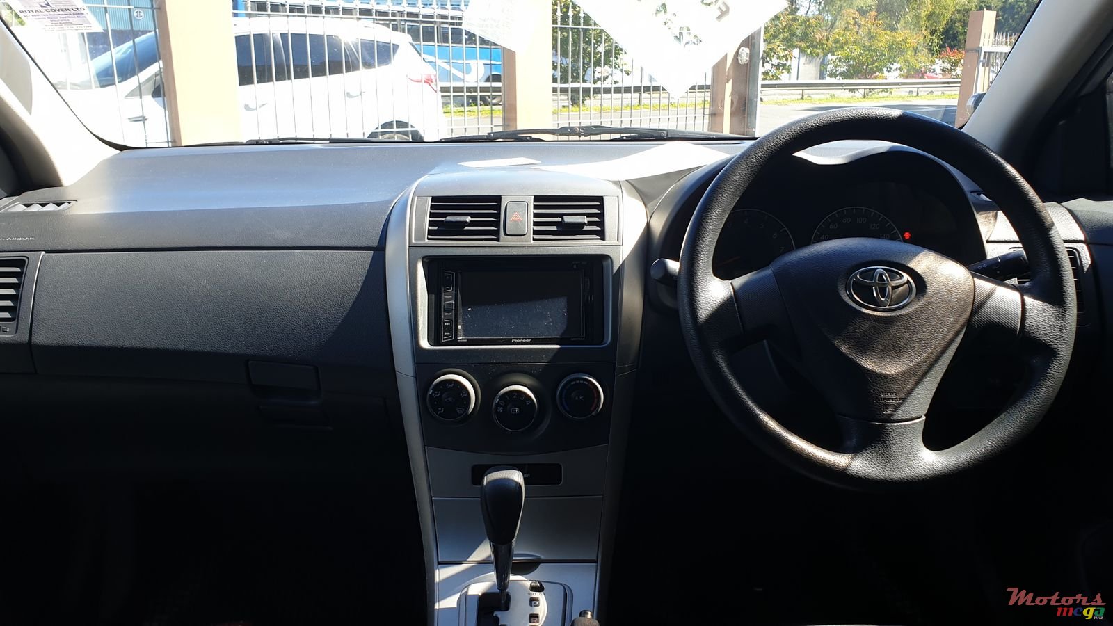 2011' Toyota Fielder photo #3