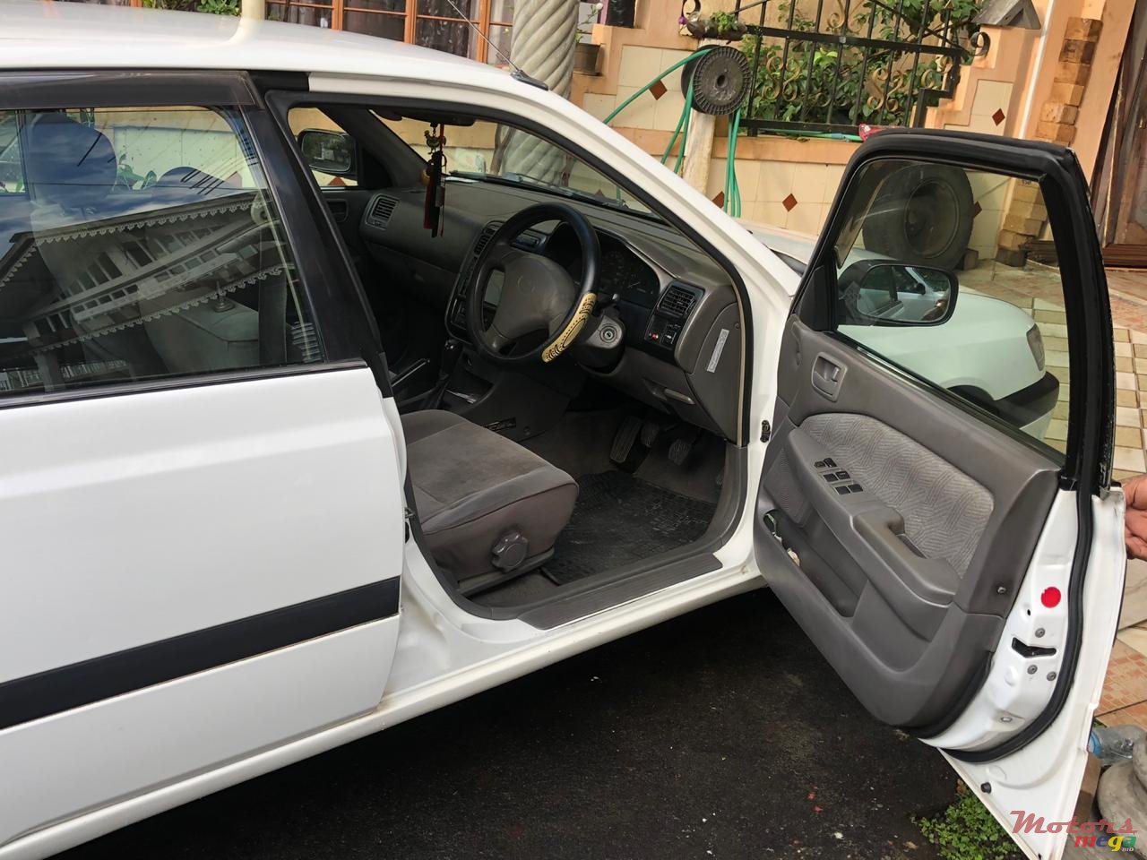 1999' Toyota Corona photo #3