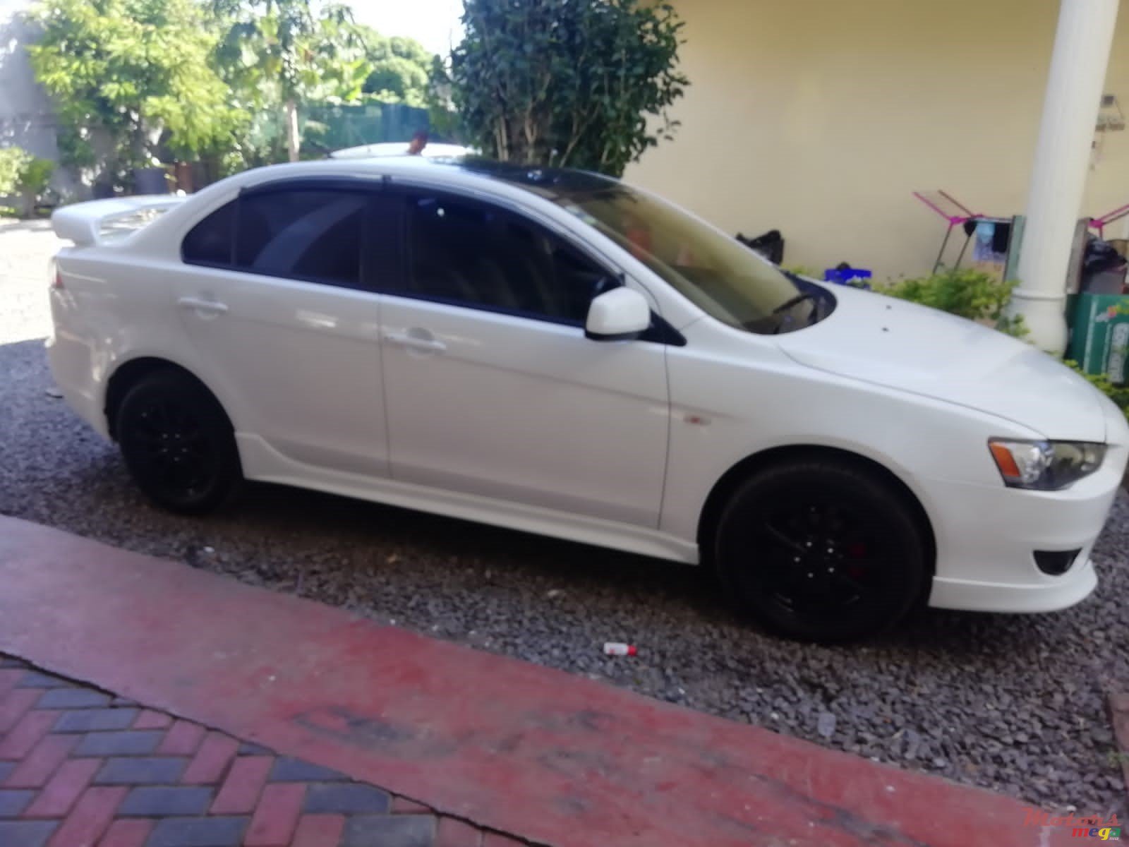 2011' Mitsubishi Lancer X photo #4