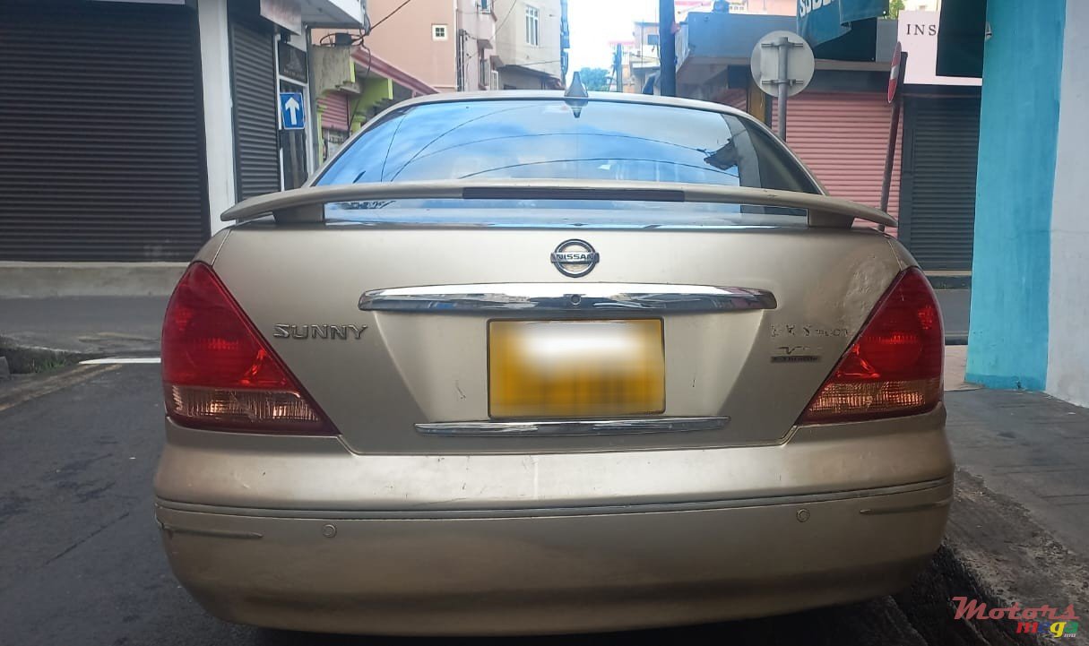 2005' Nissan Sunny photo #2