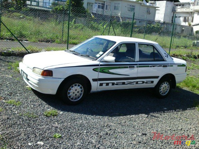 1991' Mazda 323 photo #1