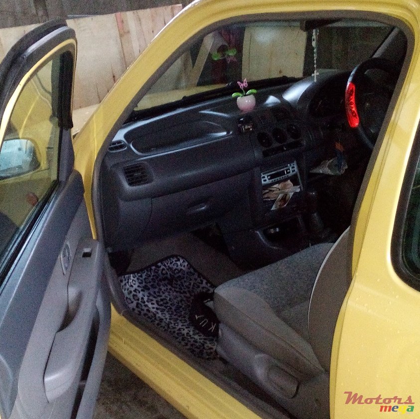 1998' Nissan photo #4