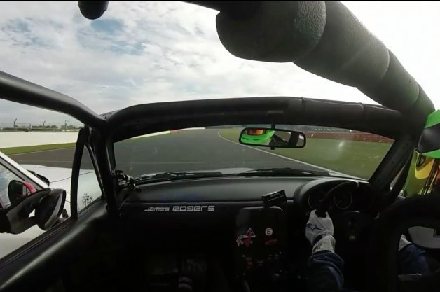 Miata Driver Pulls Off Hilariously Diabolical Move in Fender-to-Fender Racing