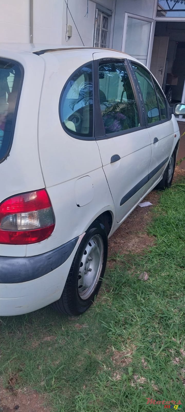 2003' Renault Scenic photo #3