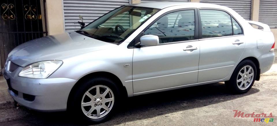 2005' Mitsubishi photo #2