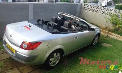 2005' Renault Megane photo #1