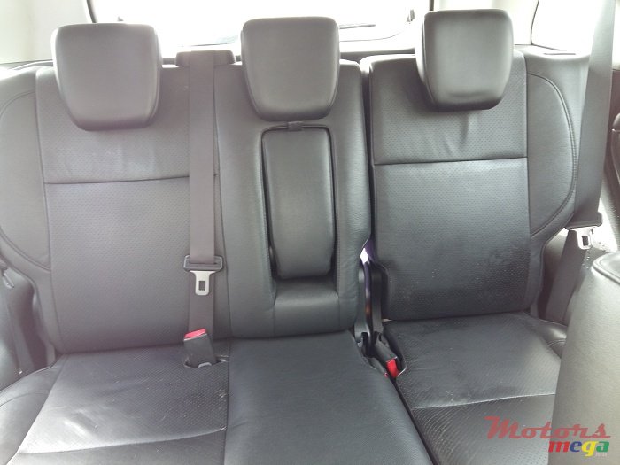 2009' Suzuki Grand Vitara photo #4