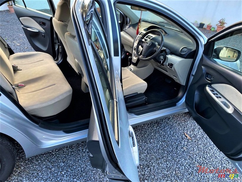 2006' Toyota Belta Auto 1000cc photo #4