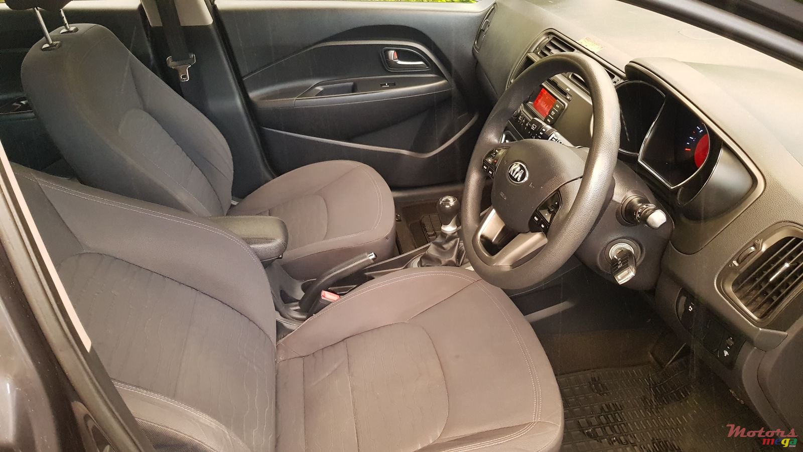 2013' Kia Rio photo #3