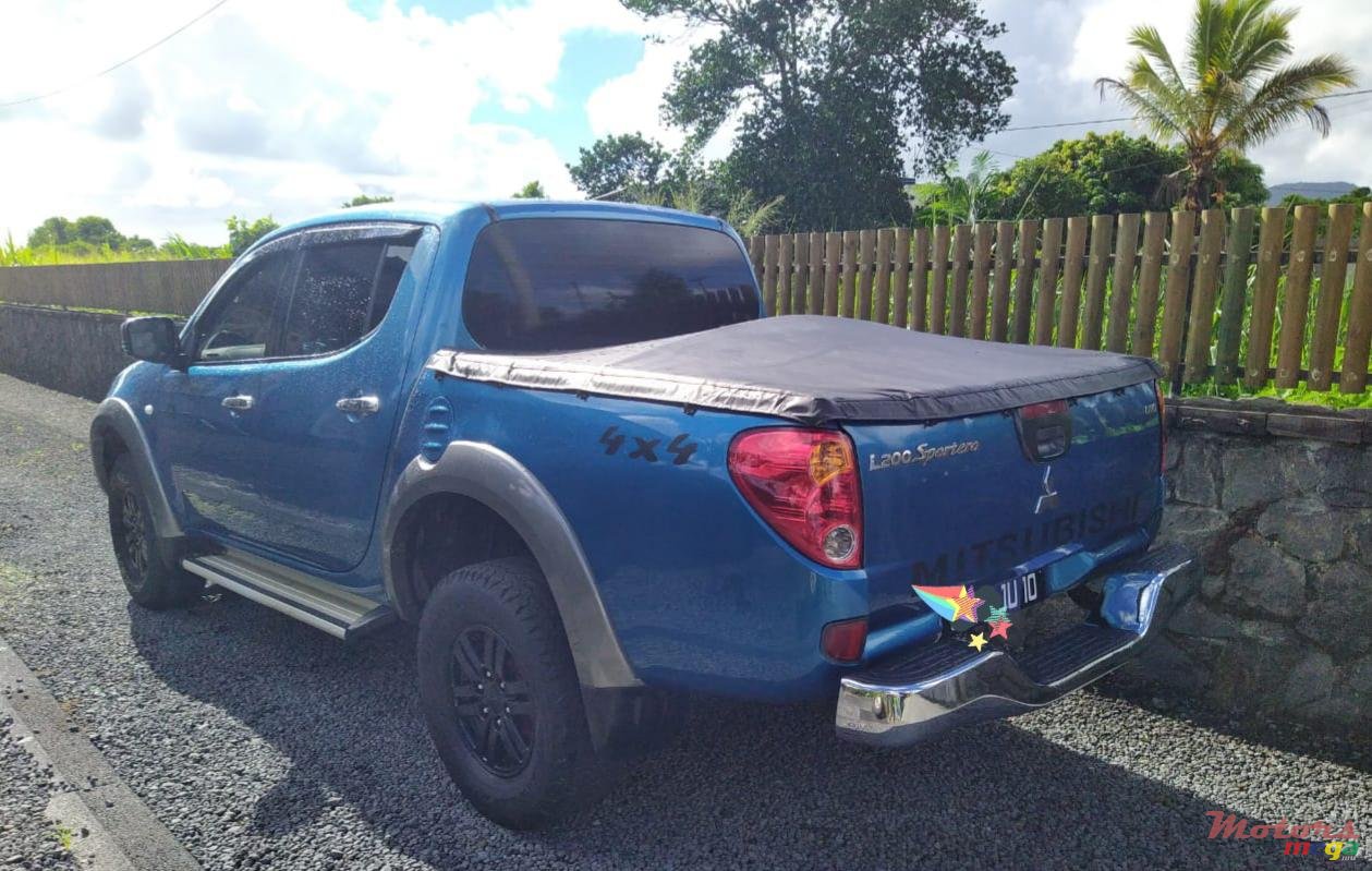 2010' Mitsubishi L 200 Sportero DID photo #2