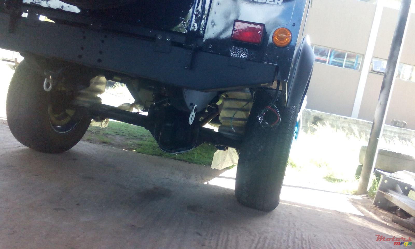 1989' Land Rover Defender 110 photo #3