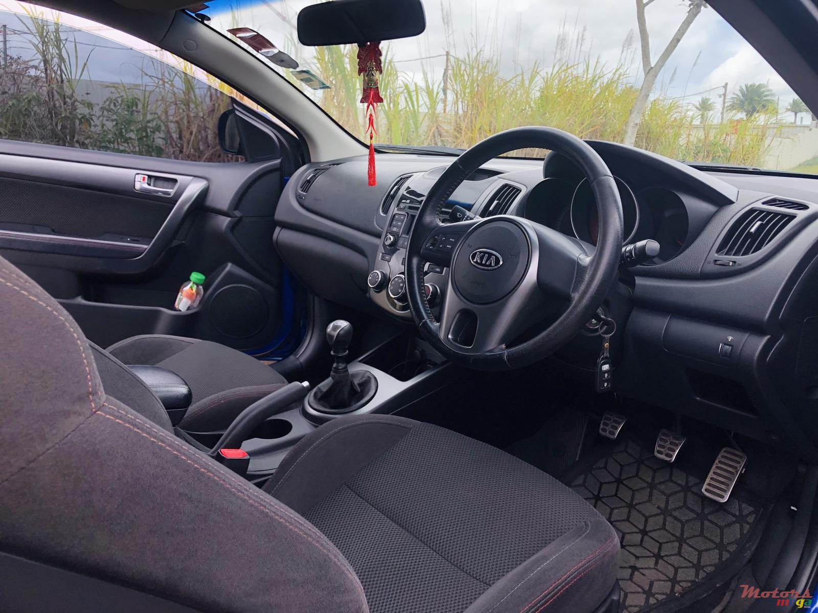 2010' Kia Koup photo #6