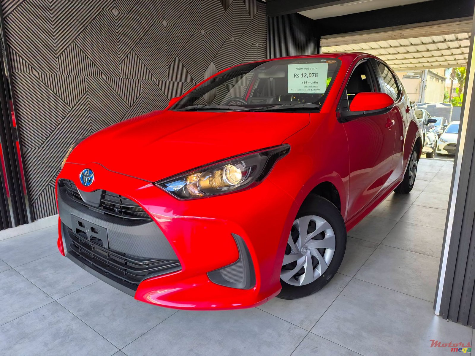 2023' Toyota Yaris photo #3