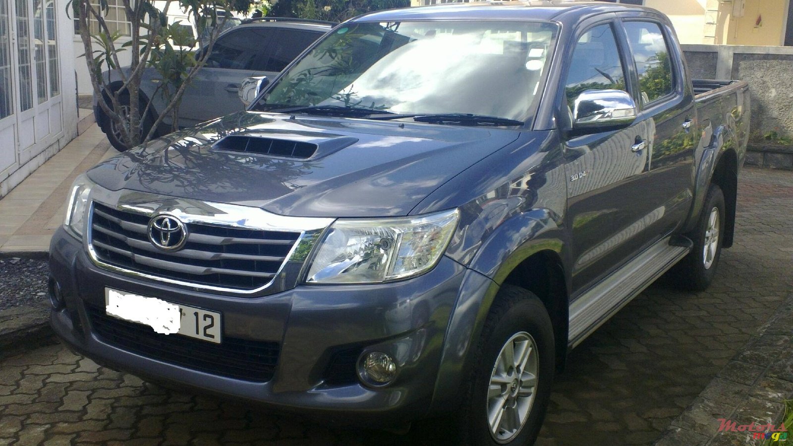 2012' Toyota Hilux photo #1