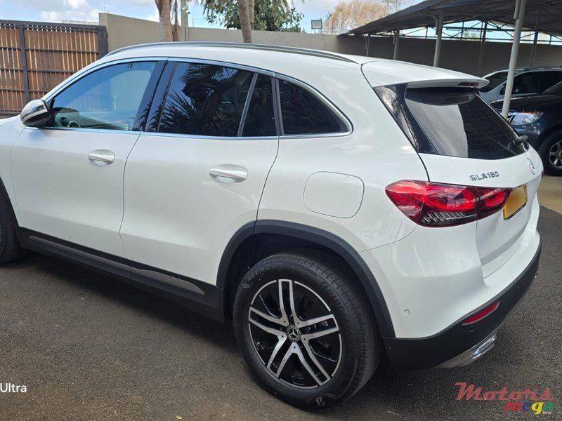 2022' Mercedes-Benz GLA 180 photo #3