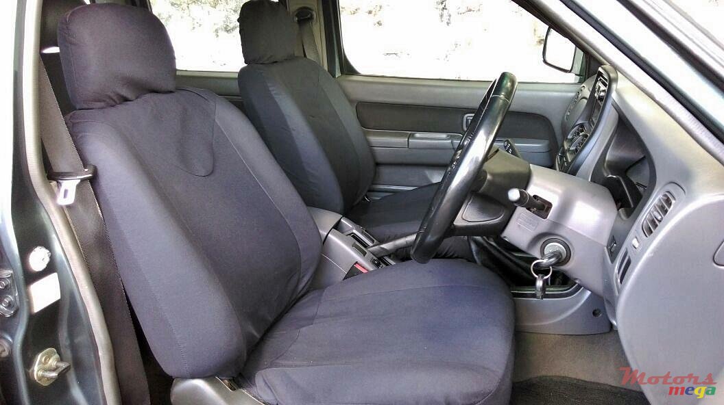 2006' Nissan Hardbody photo #5