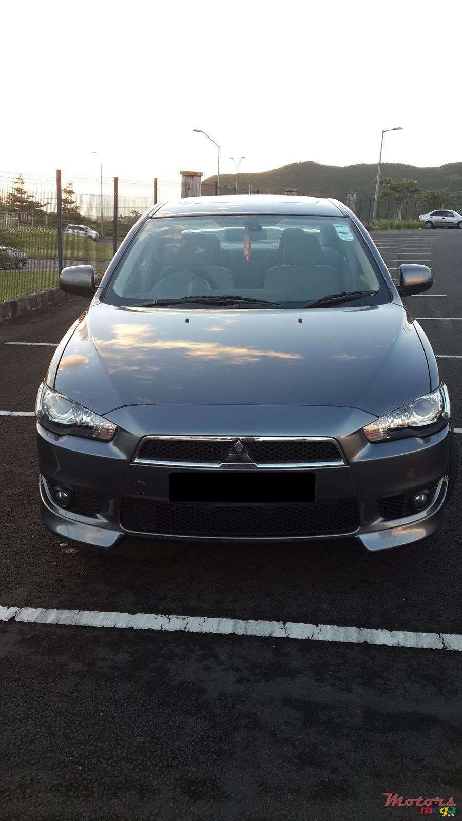 2009' Mitsubishi Lancer X photo #1