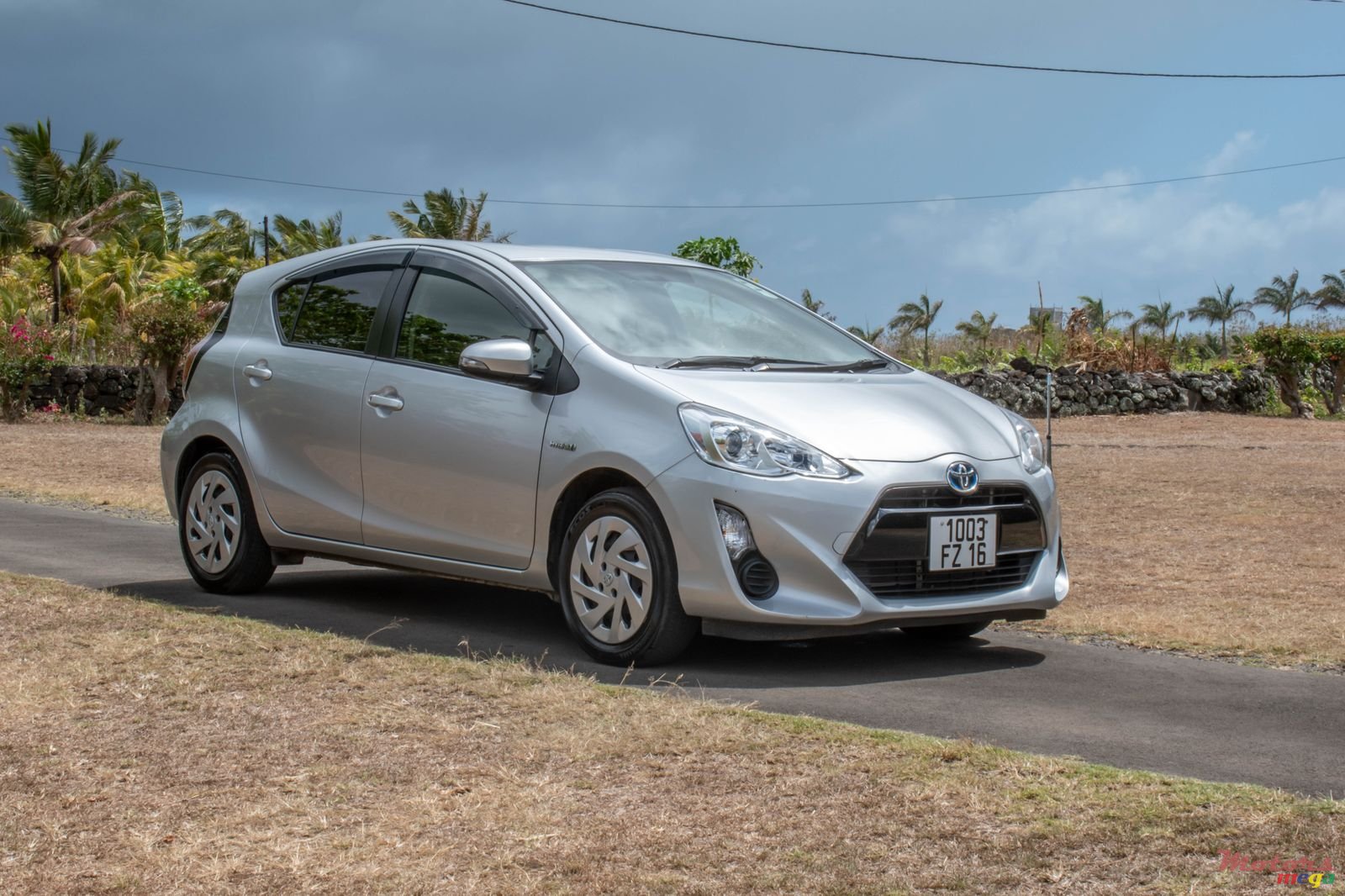 2016' Toyota Aqua photo #1