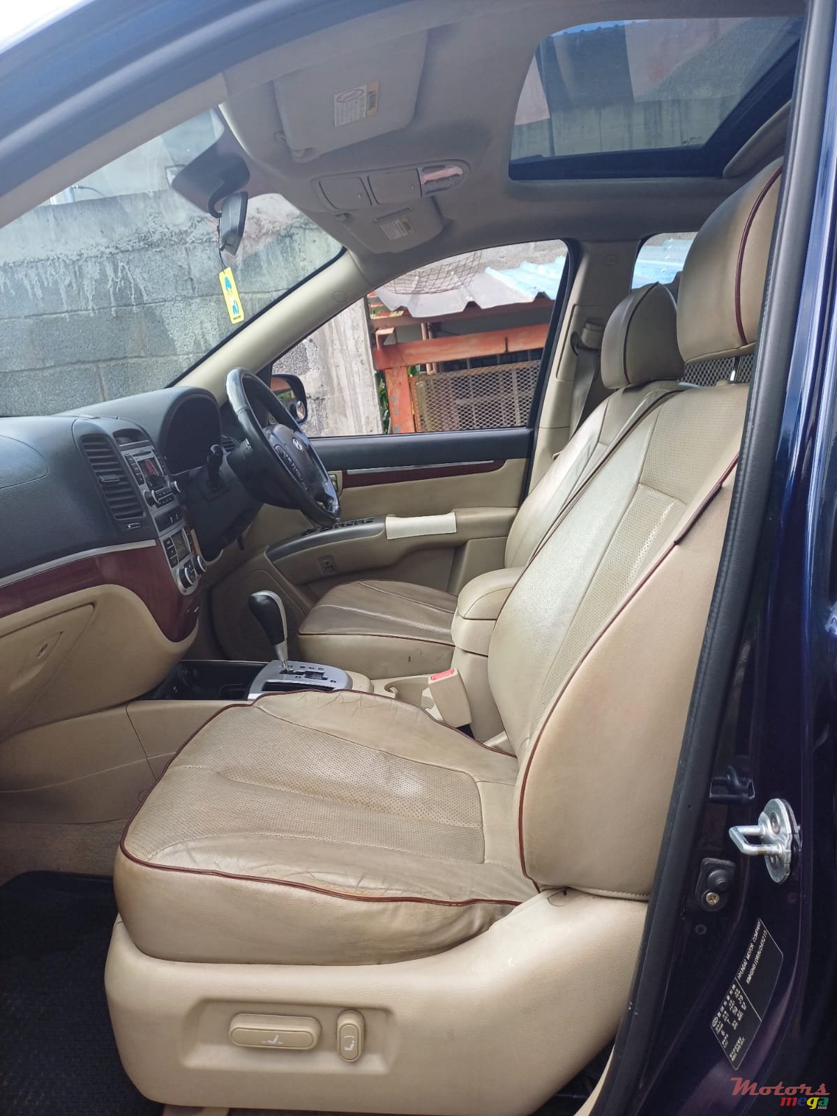 2008' Hyundai Santa Fe photo #4