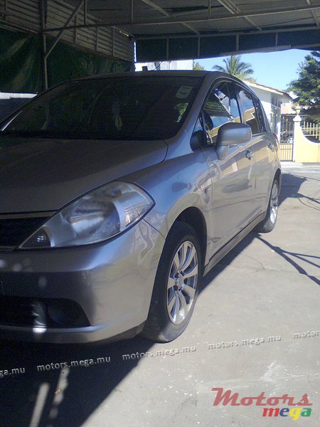 2005' Nissan Tiida Hatchback photo #4