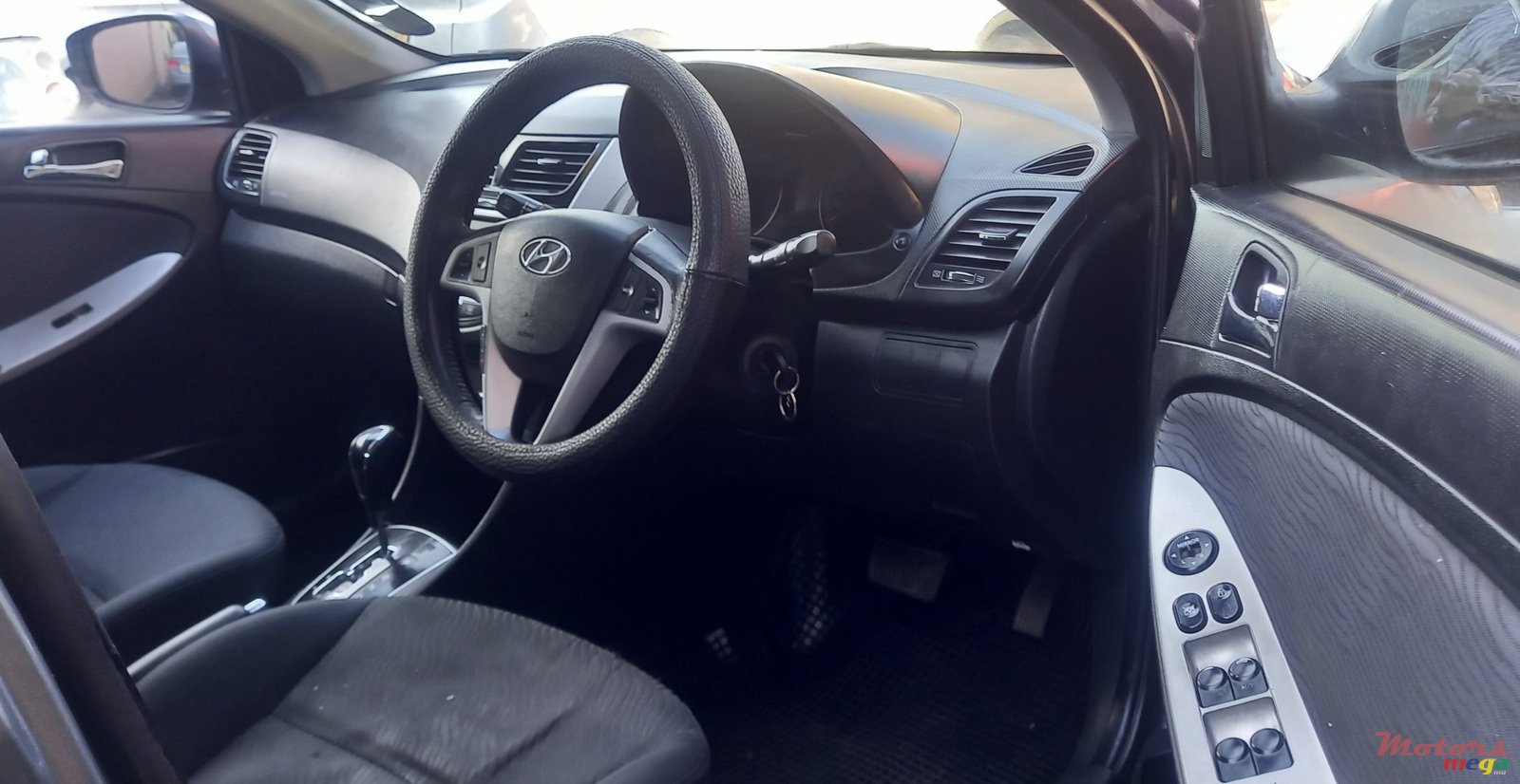 2013' Hyundai Accent photo #5