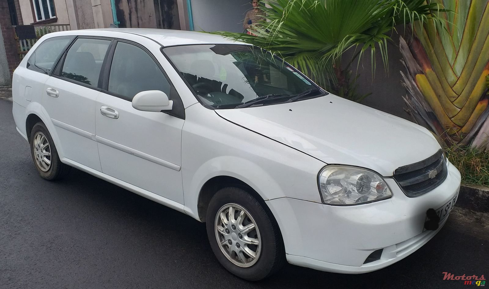 2009' Chevrolet Optra photo #1