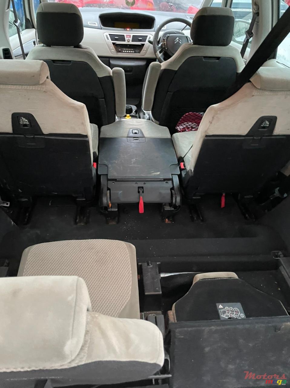 2008' Citroen C4 Picasso photo #6