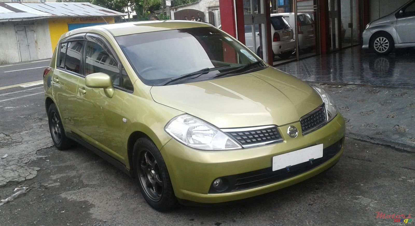 2006' Nissan Tiida photo #1