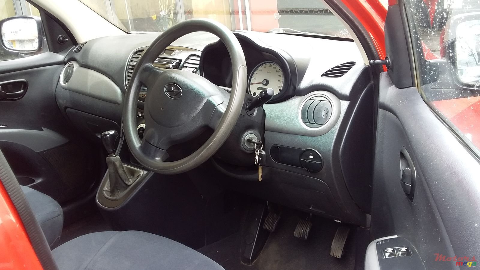 2010' Hyundai i10 photo #3