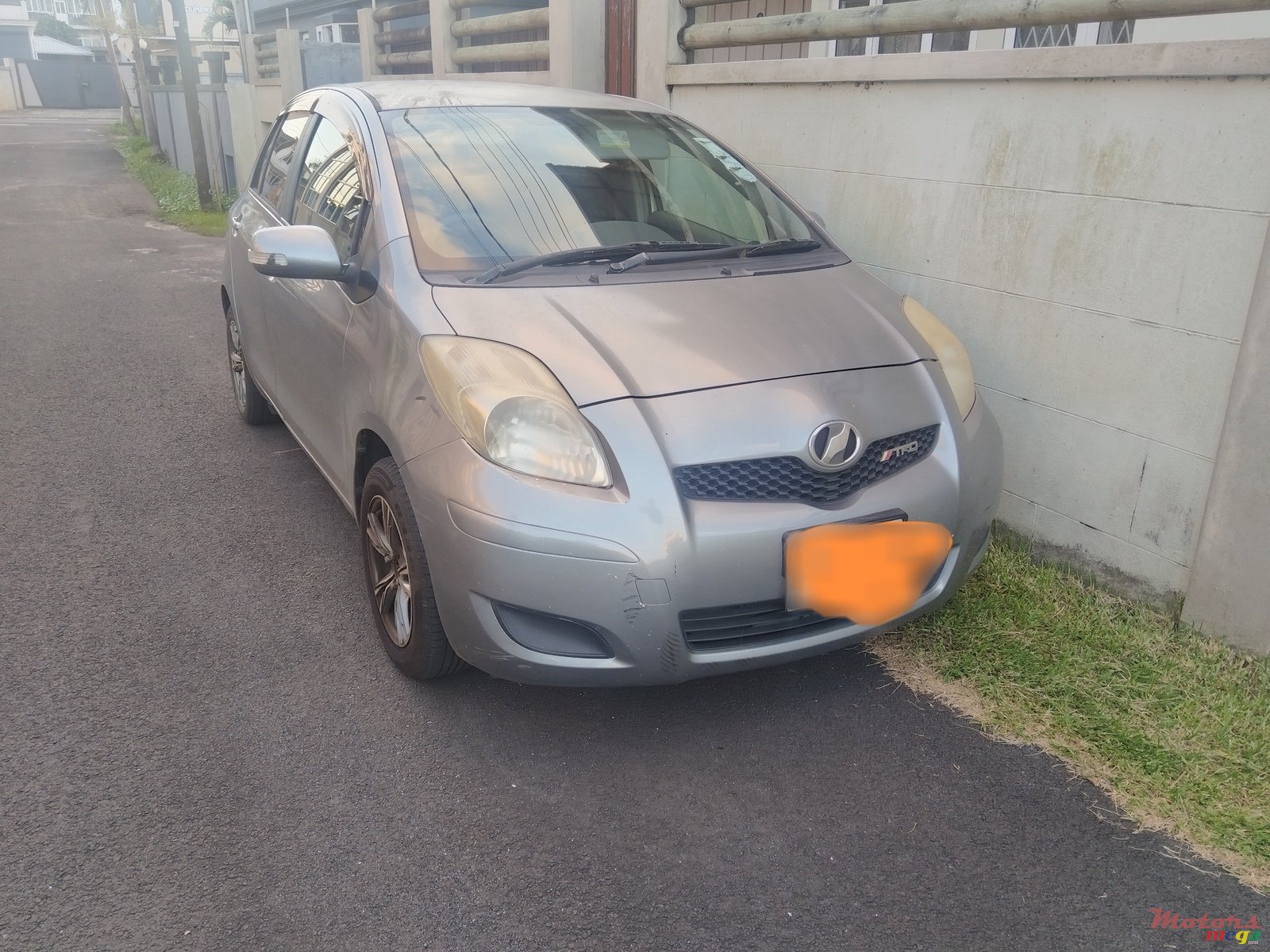 2010' Toyota Vitz photo #1