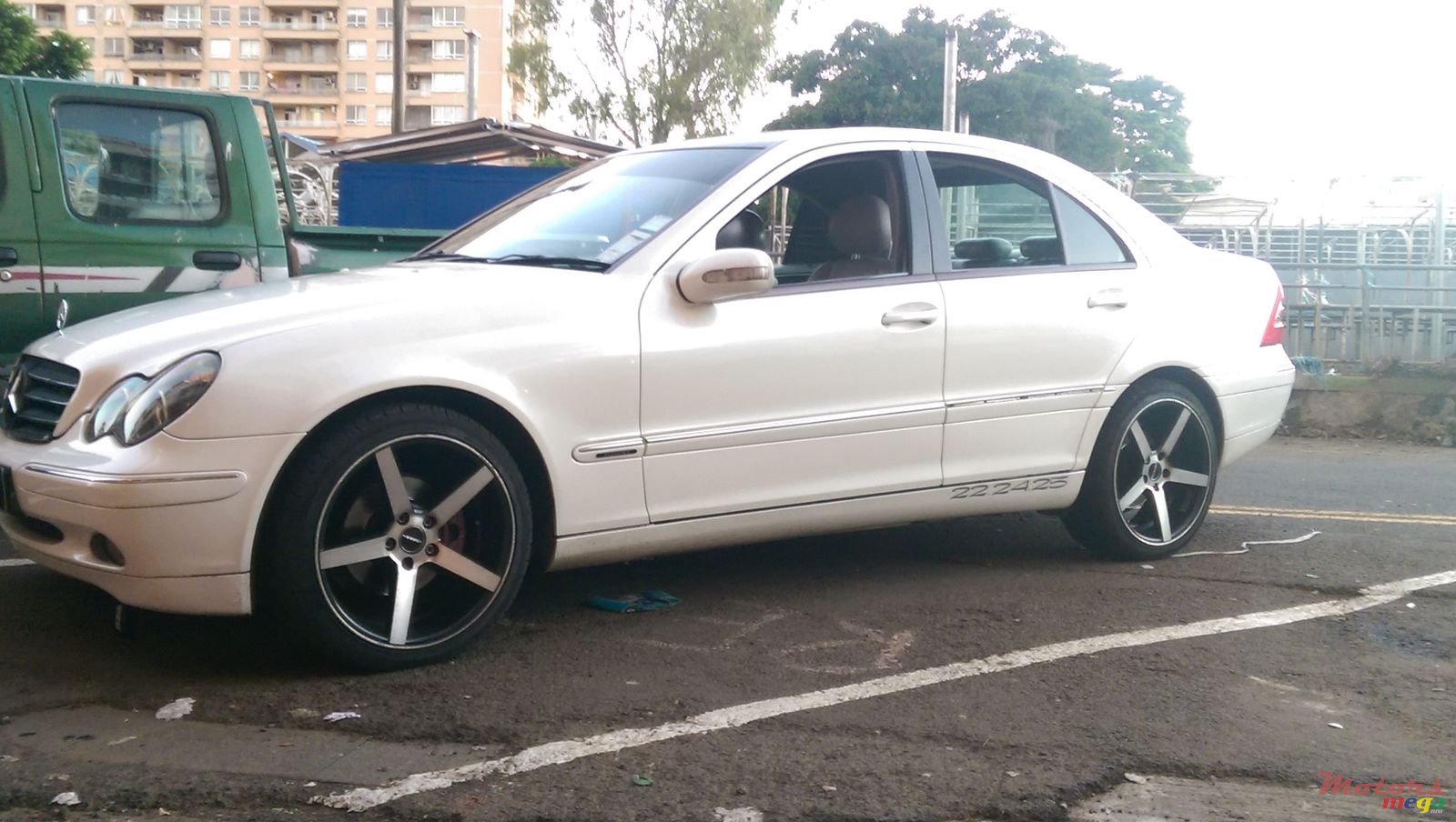 2002' Mercedes-Benz C-Class Angel eye,18 rims,HID light. photo #2