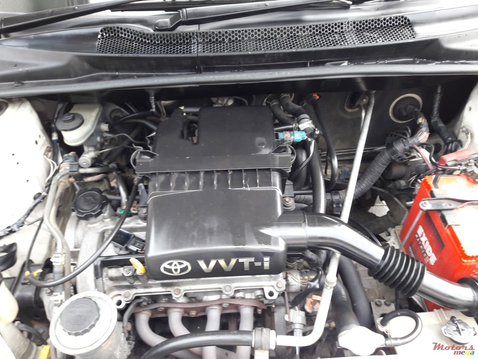 2001' Toyota Vitz photo #2