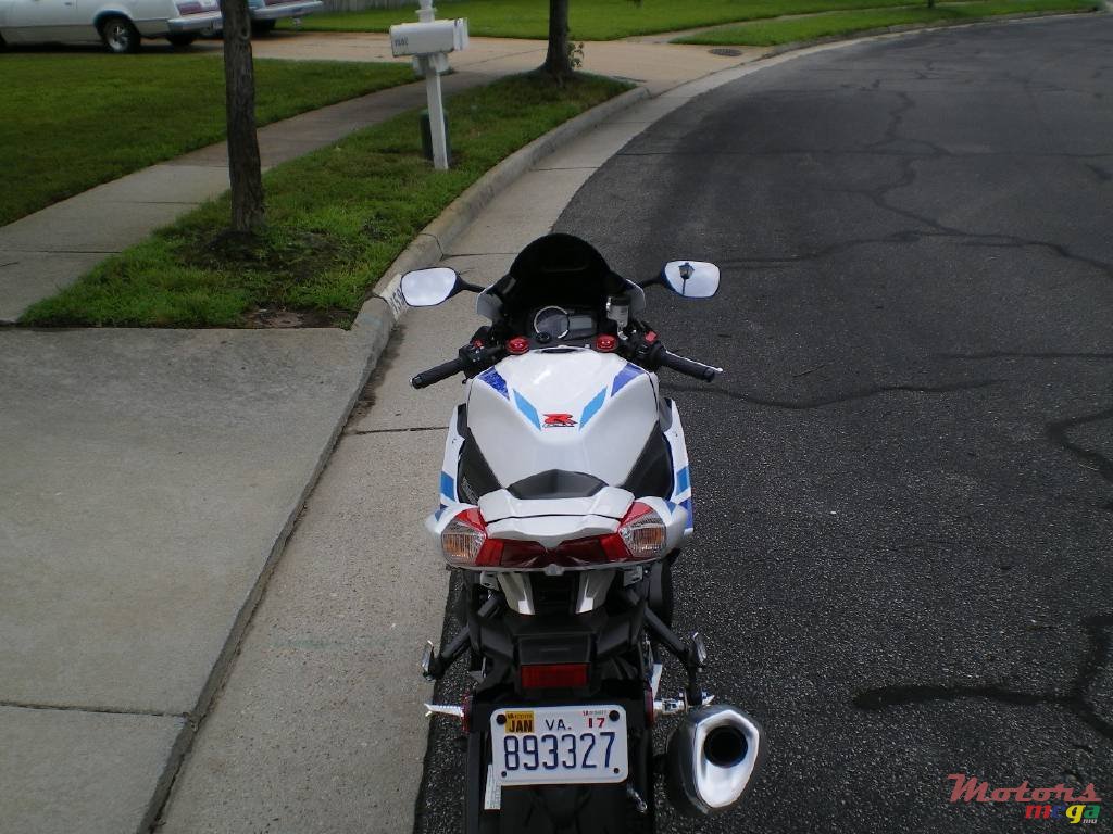 2013' Suzuki GSXR1000 photo #5