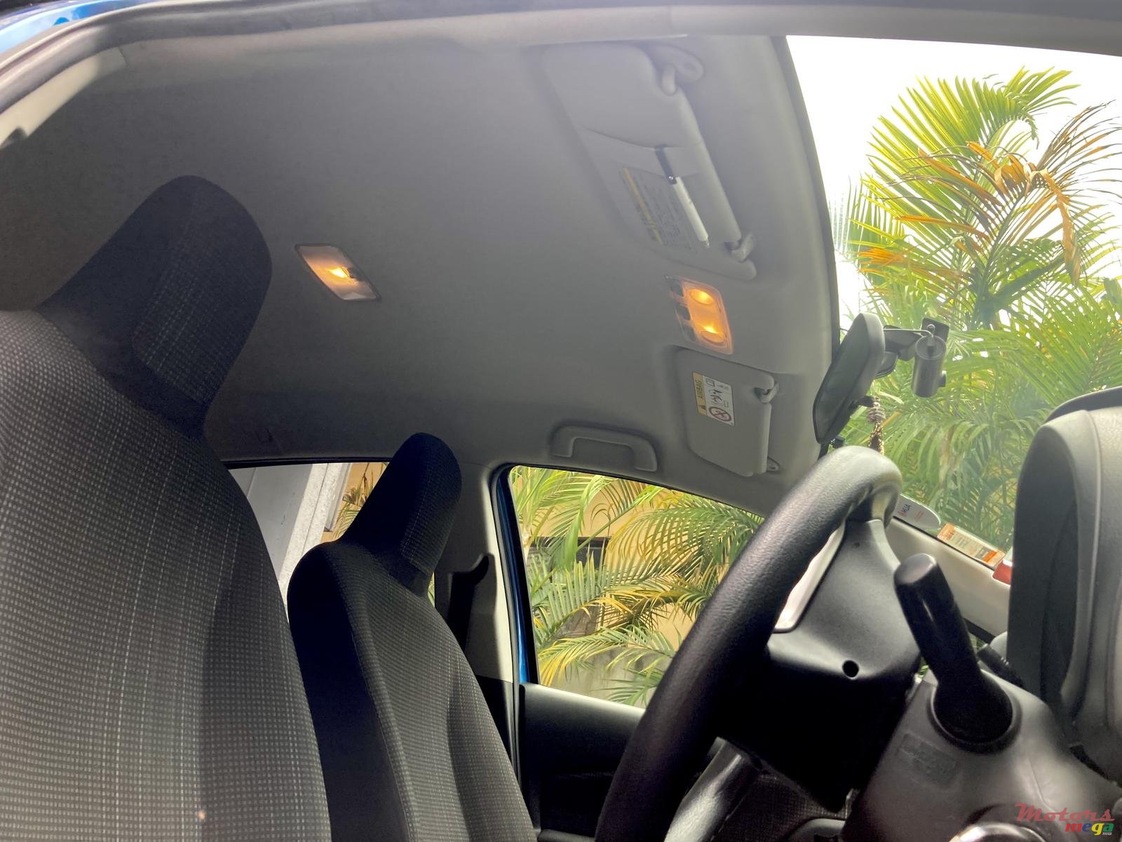 2014' Toyota Vitz 1329cc VVTi-e Smart Stop photo #4